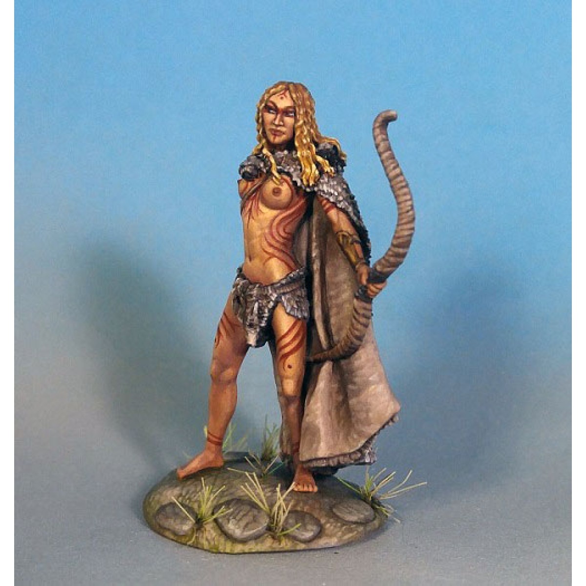 Dark Sword Miniatures Visions In Fantasy Female Feral Elf W Bow